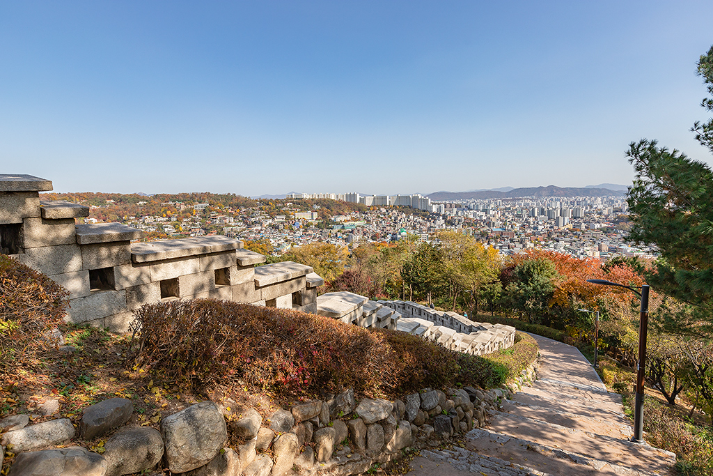 혜화문
성북동
한양도성길
백악구간
서울여행
서울단풍
가을단풍
단풍
성벽
와룡공원