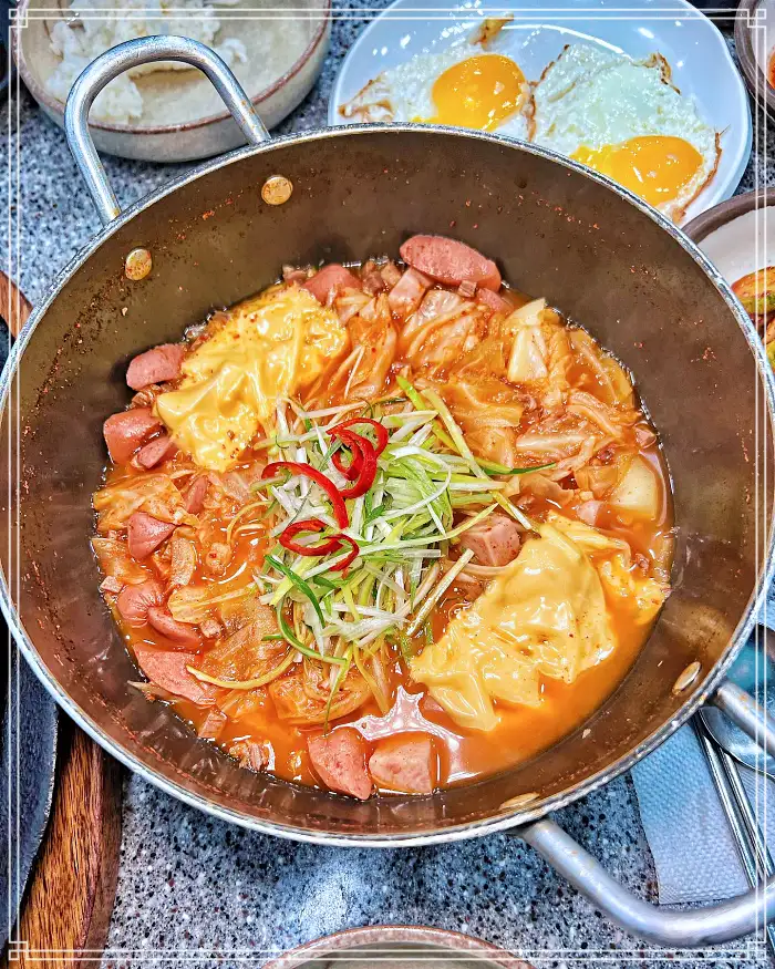 생방송 투데이 한강진 이태원 부대찌개, 존슨탕 맛집