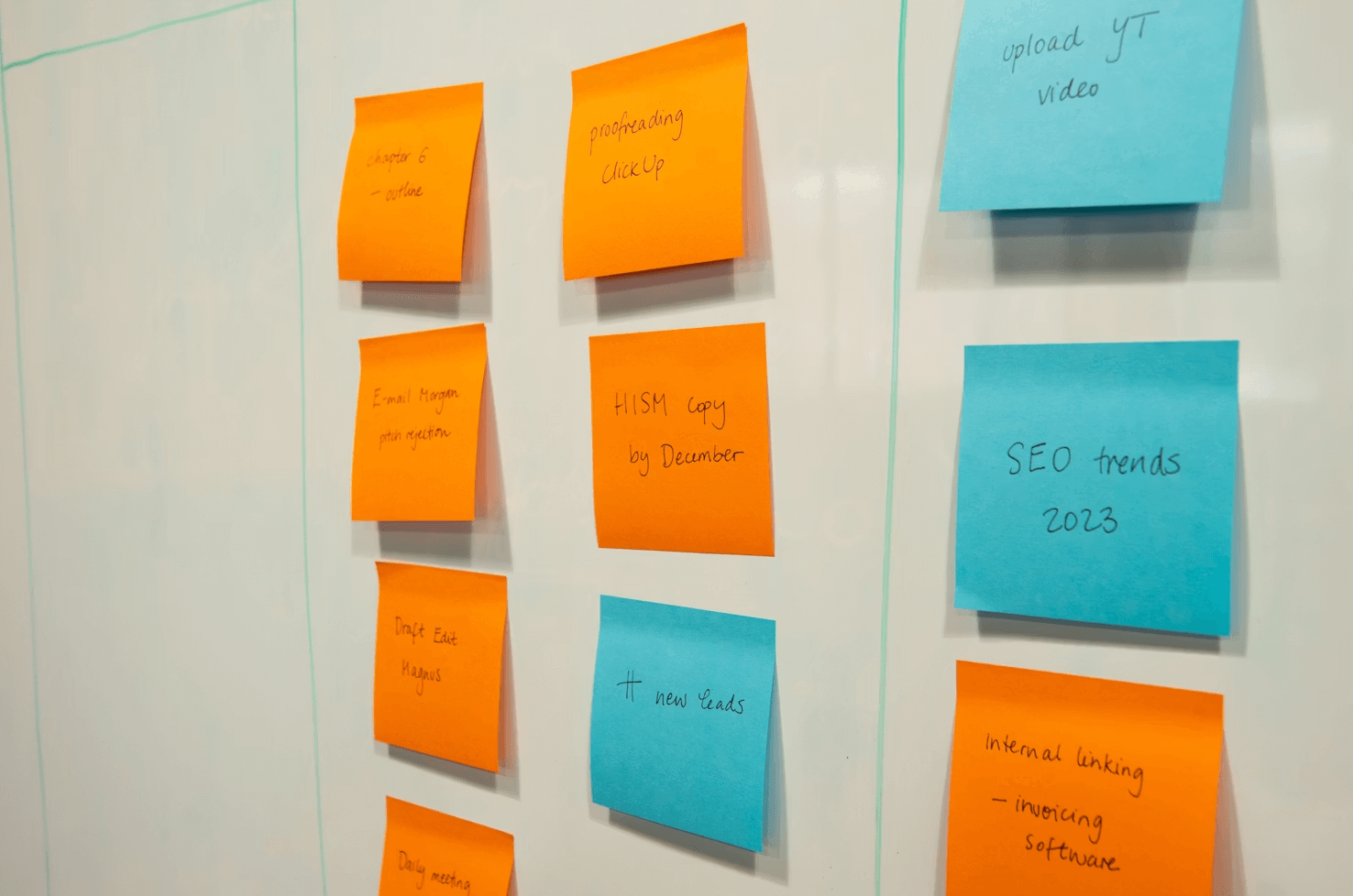 예산 비교 메모가 적힌 노트 사진