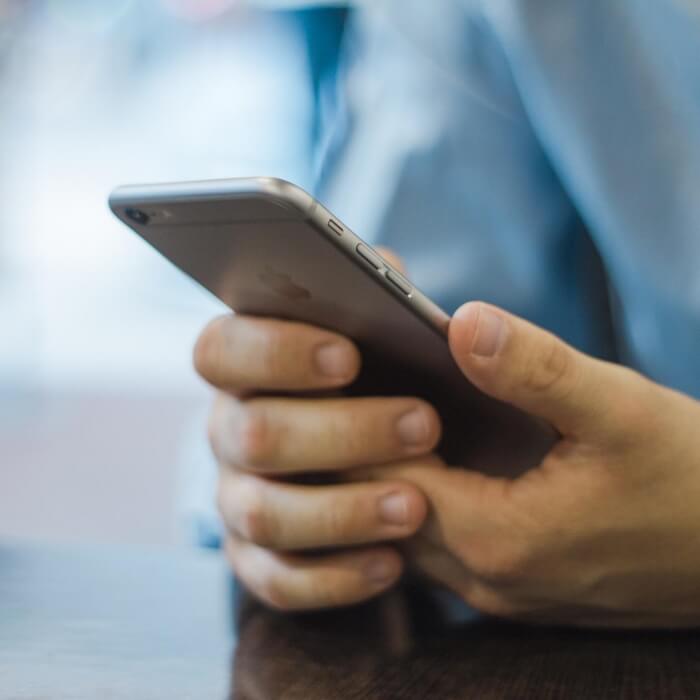 스마트폰-보는-사진