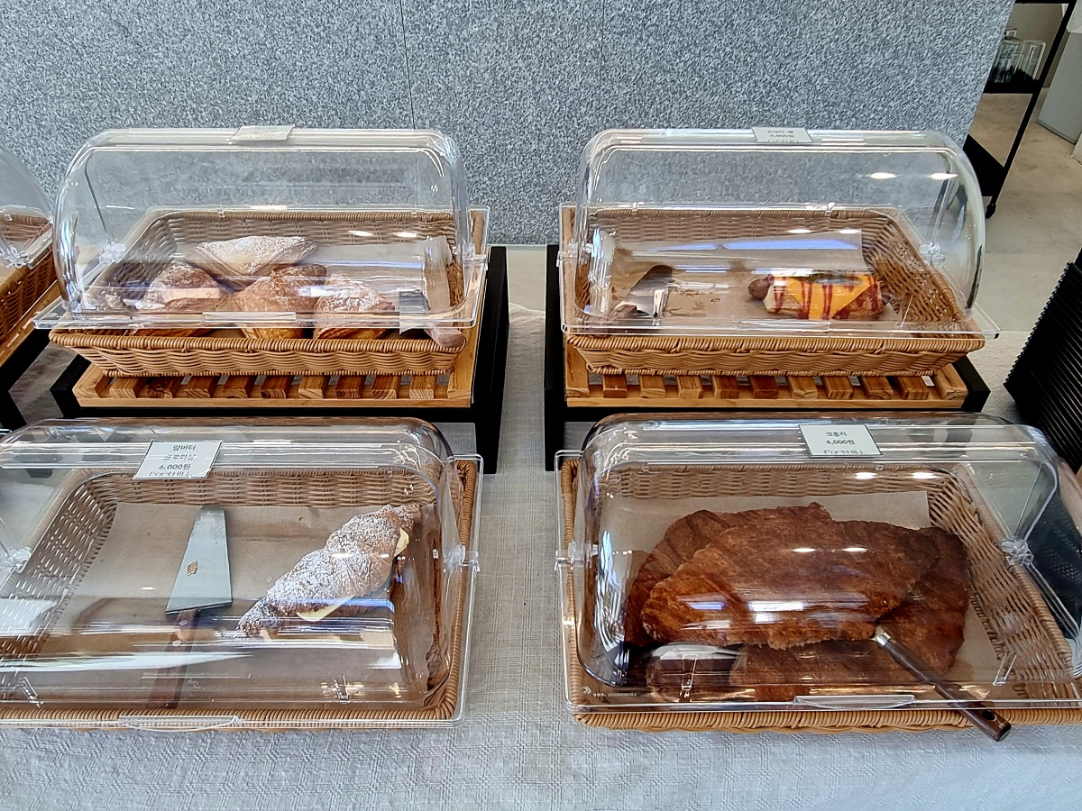 강원도 원주 포트힐 카페: 미니 출렁다리와 루프탑 정원&amp;#44; 산 뷰가 예쁜 곳