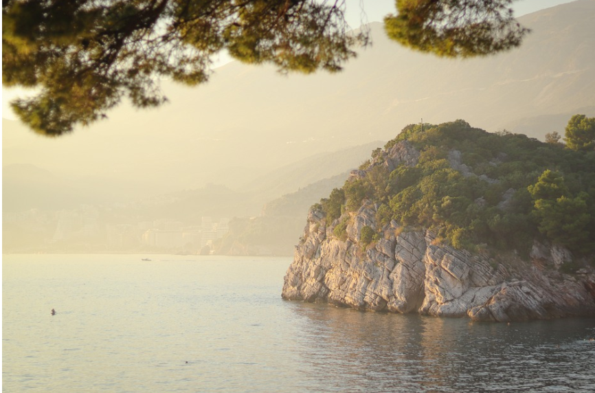 겨울바다의 매력을 느낄 수 있는 해안 여행지