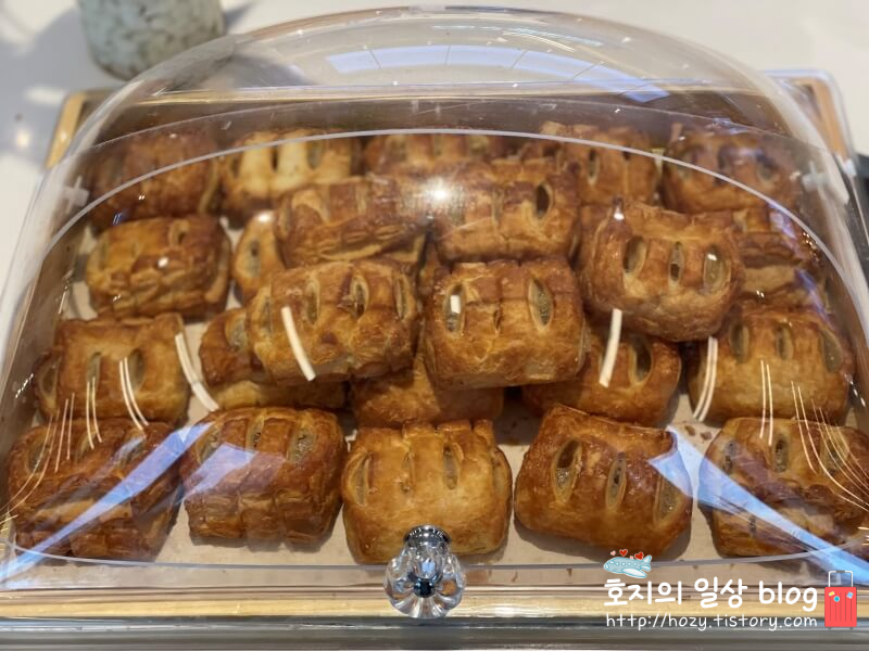 코트야드 메리어트 수원 조식_빵5