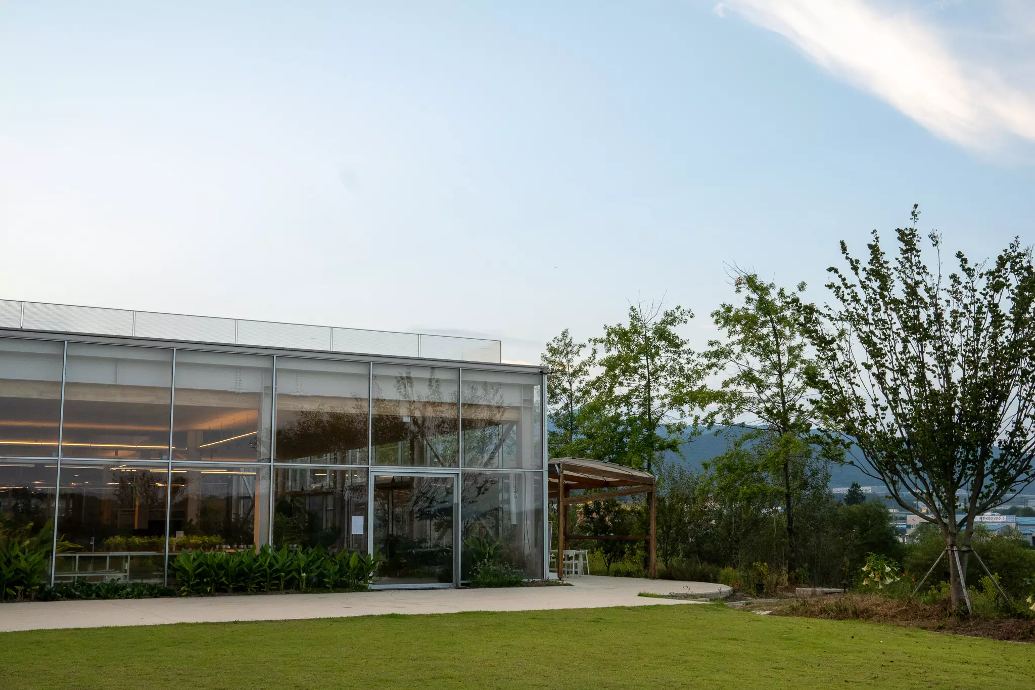 뤁스퀘어-외부공간