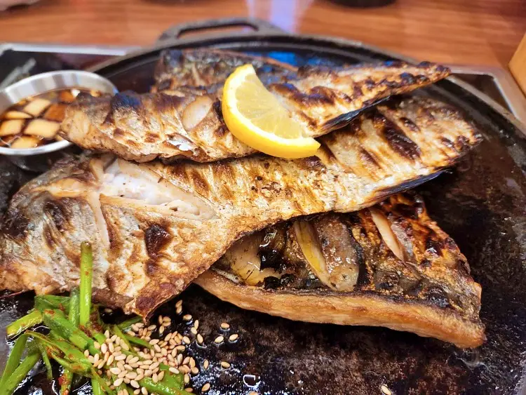 투데이 맛있는 메뉴 맛대맛 솥밥에 화덕에 구운 생선구이 맛있는 식당 추천 부산 광안리 해수욕장 생선구이집 맛집