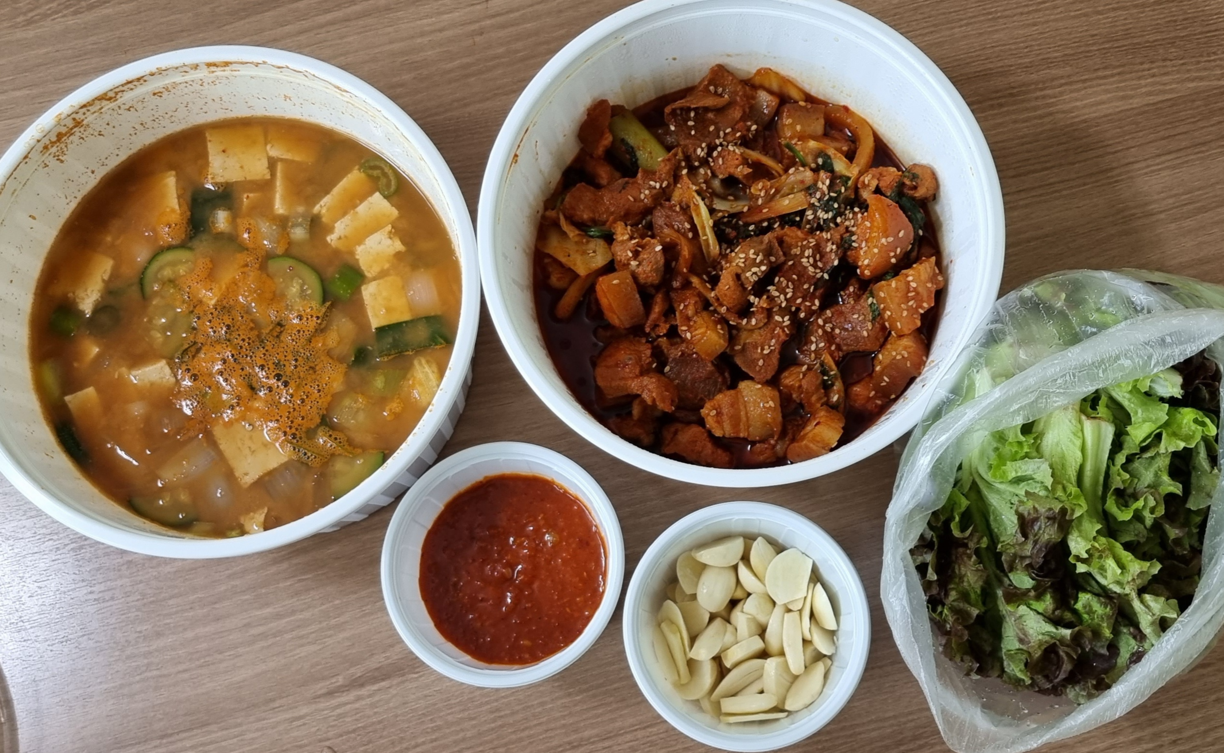 가득 담아주신 음식들~~~