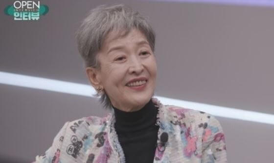 윤석화