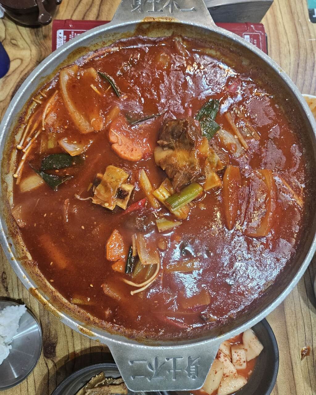 남겨서뭐하게 부여 해물갈비찜 갈비 곰탕 납작 수육 식당 위치 박찬호 12년 단골집