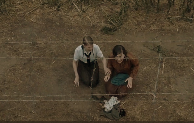 <줄무늬 파자마를 입은 소년> 영화 한 장면