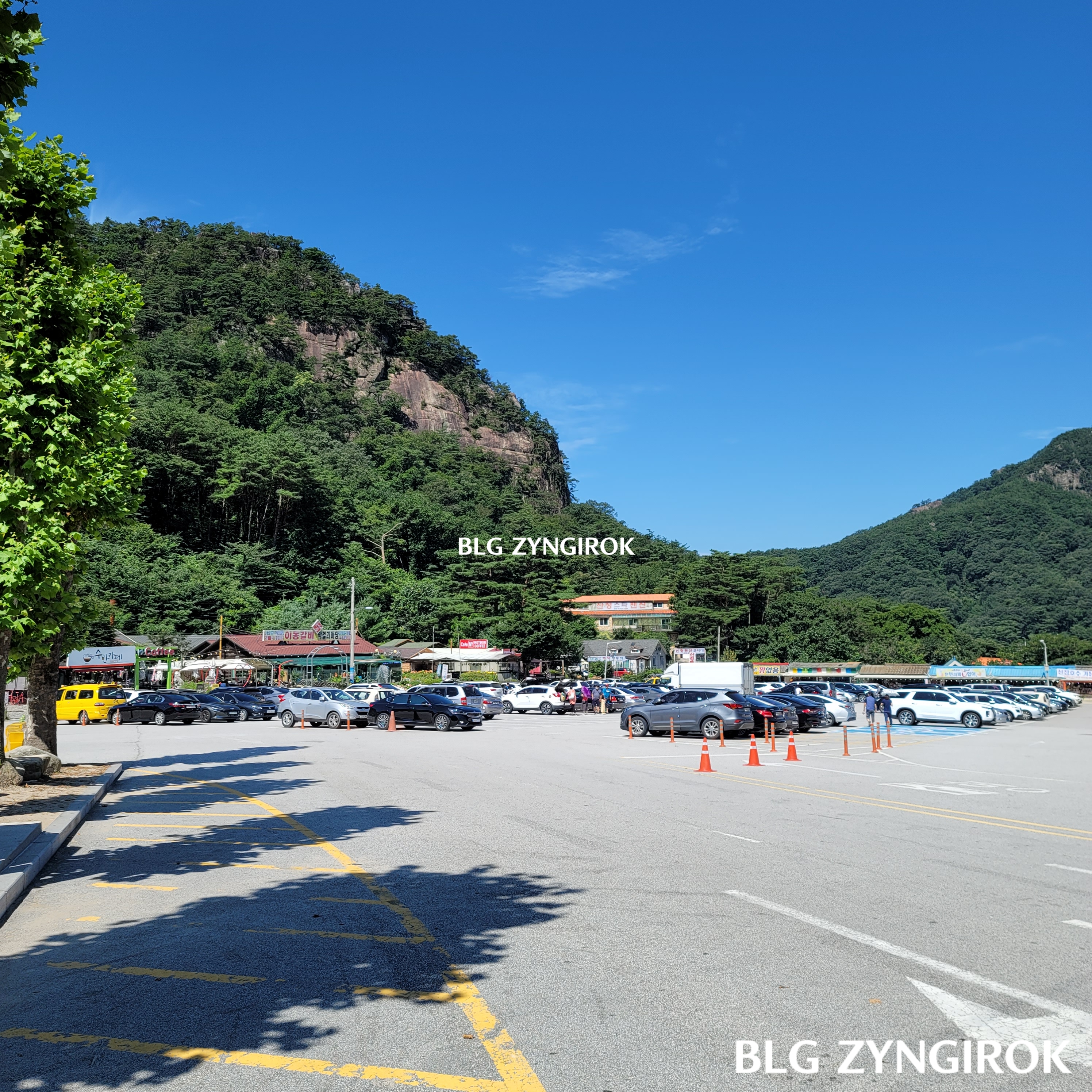 산정호수-상동-주차장-모습이다.