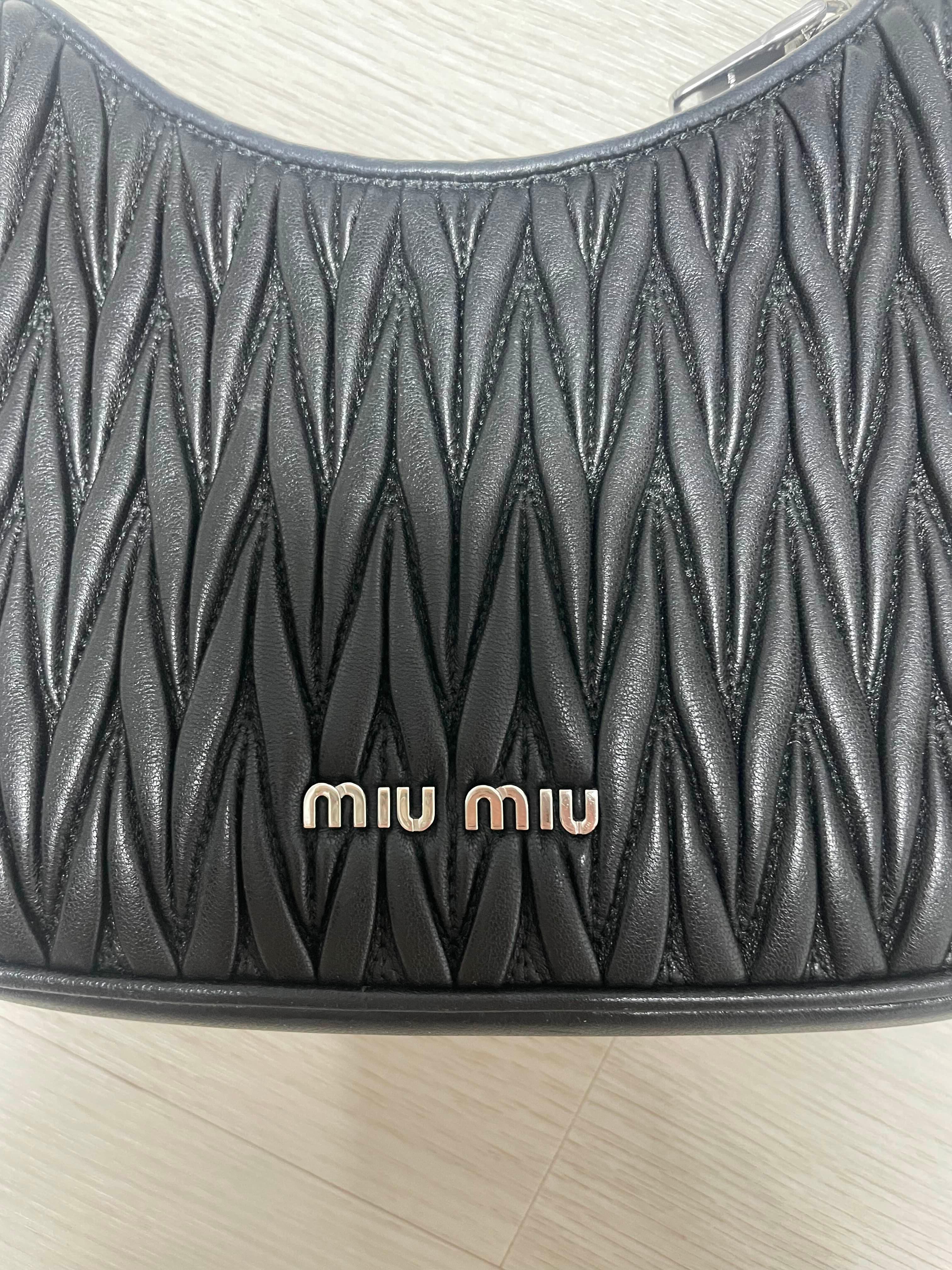 미우미우 가방 디테일