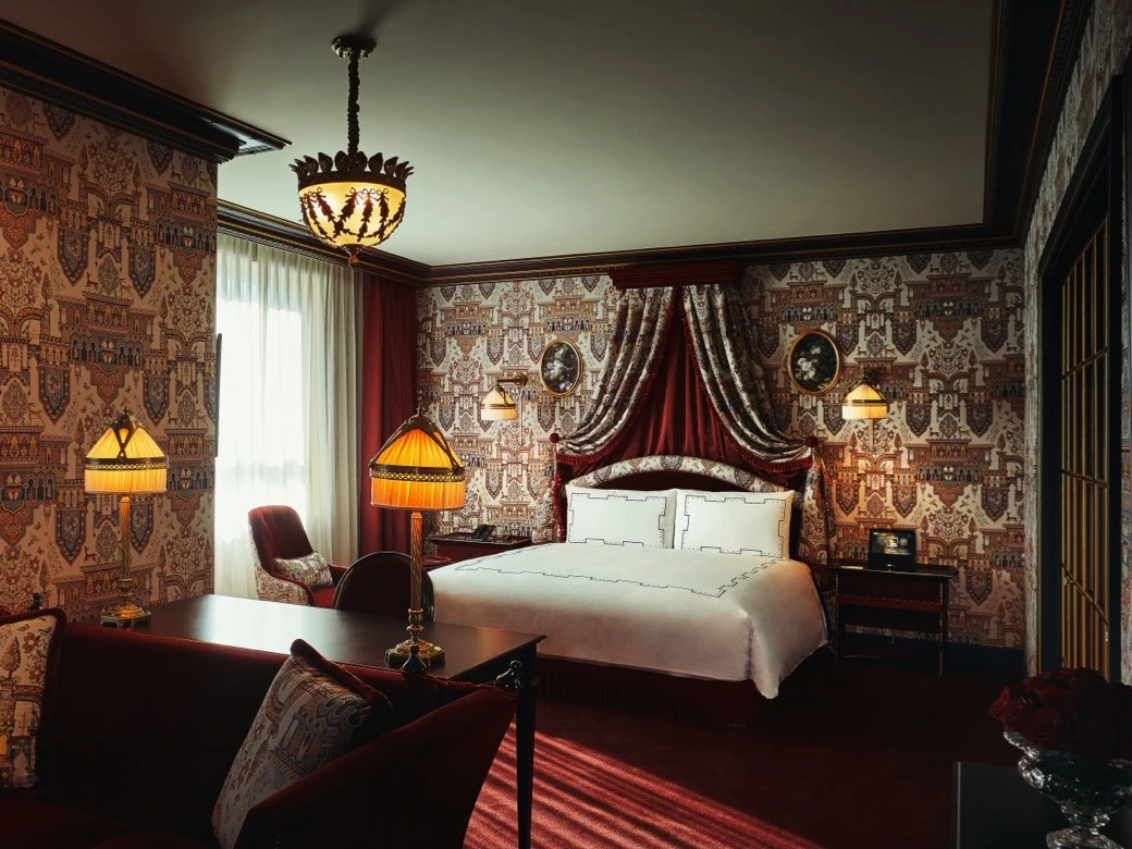 서울 반려견 동반 호캉스 러스케이프 호텔 펍 투 고 패키지 소개 운영 기간 요금 가격 유모차 대여 펫 용품