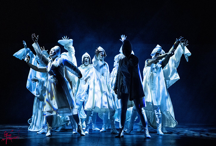 뮤지컬-곤-투모로우-스틸컷3