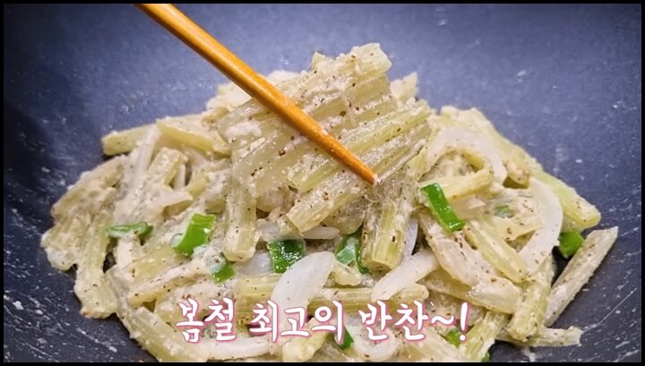 머위대들깨볶음, 머위대나물 무침