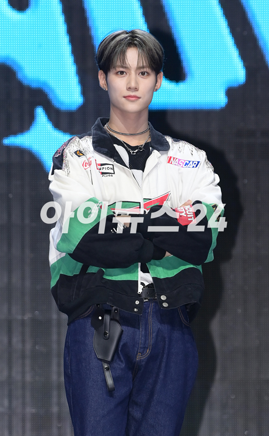 그룹 루네이트(LUN8)가 15일 오후 서울 광진구 예스24라이브홀에서 진행된 루네이트 첫 번째 미니앨범 'CONTINUE?'(컨티뉴?) 발매 기념 쇼케이스에 참석해 전의를 불태우고 있다. [사진=정소희 기자]