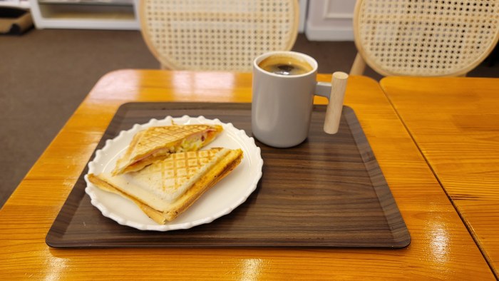 수영동 디저트 카페 스윗트롤 커피와 토스트 세트