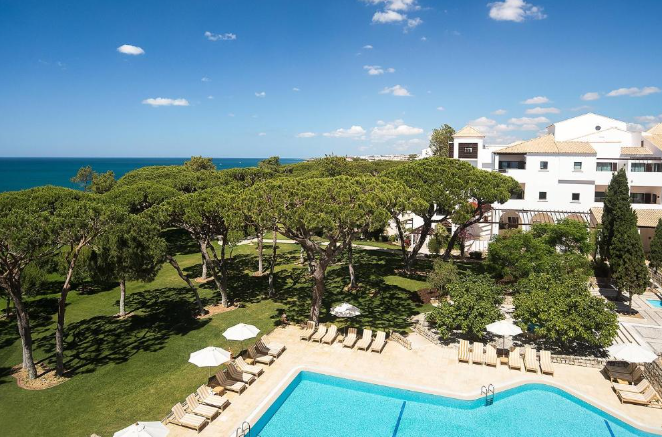 Pine Cliffs Resort