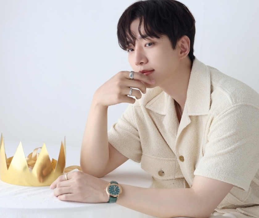 이준호 프로필 배우 드라마 가수 여자친구 작품활동 화보 캐셔로 사진