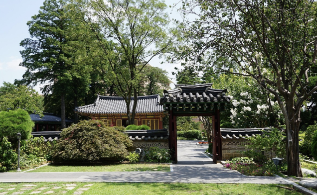 과거의 지혜, 미래의 해답: 전통 건축 방식과 현대 환경 문제의 뜻밖의 조우