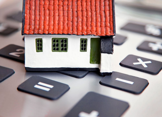 집모형과 노트북