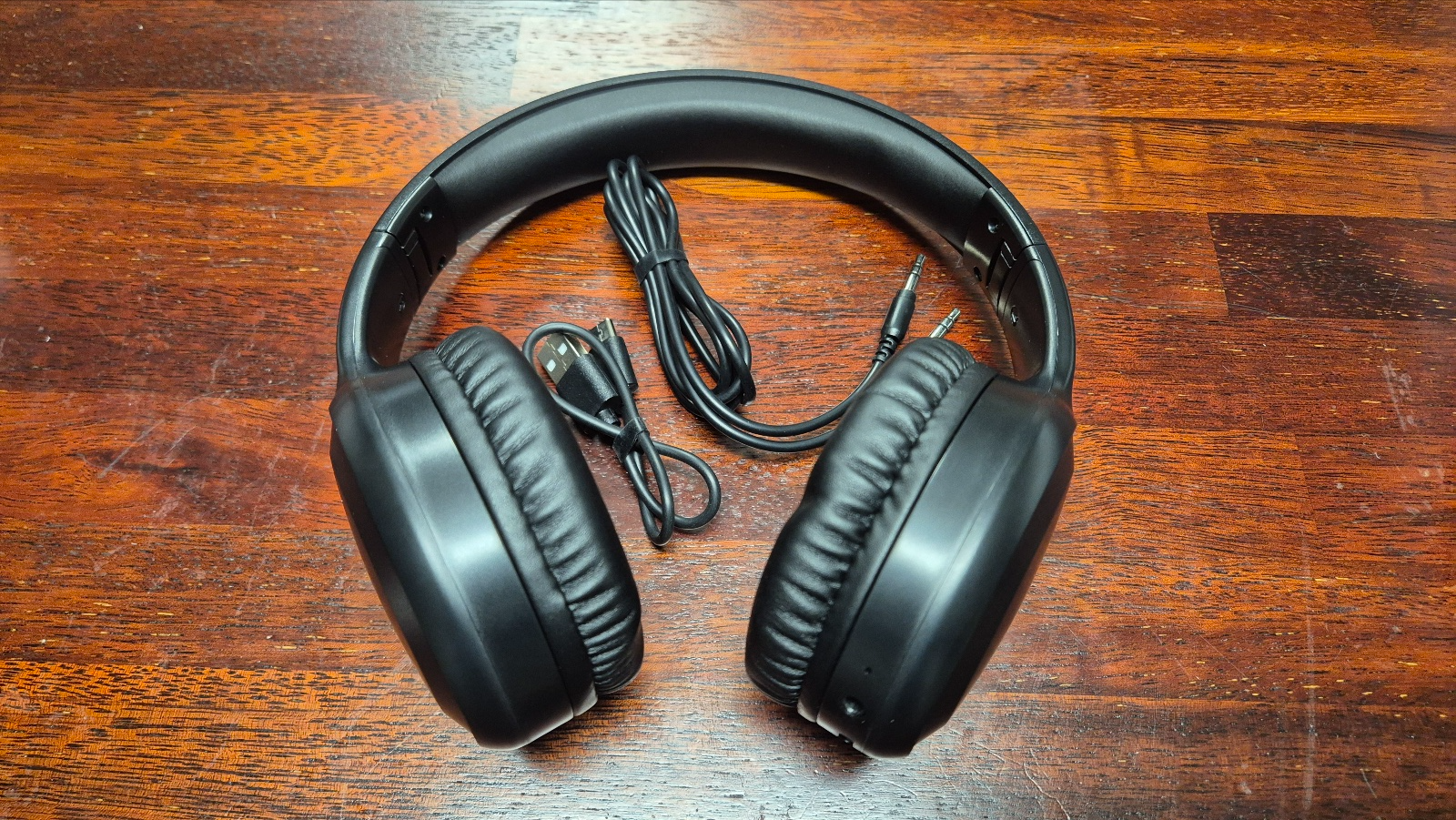 헤드폰 선 및 충전선