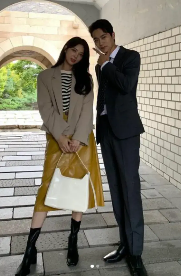 배우-엄현경-사진