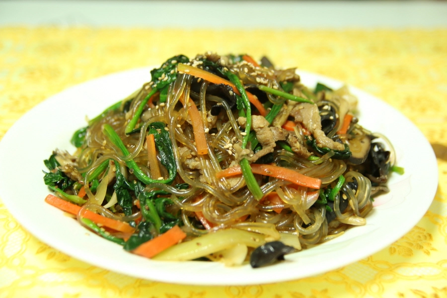 잡채 완성 모습