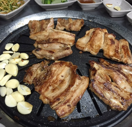 2. 초읍돼지갈비 – 100년을 앞둔 돼지갈비집