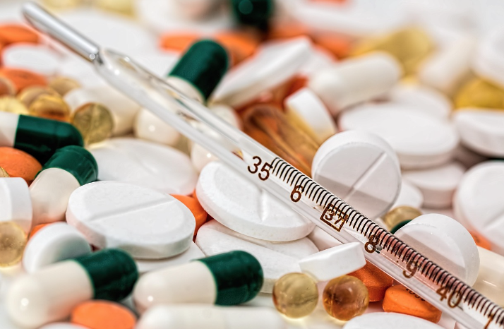 항생제가 장내 생태계를 무너뜨릴 수 있다 뇌까지 영향을 미치는 이유