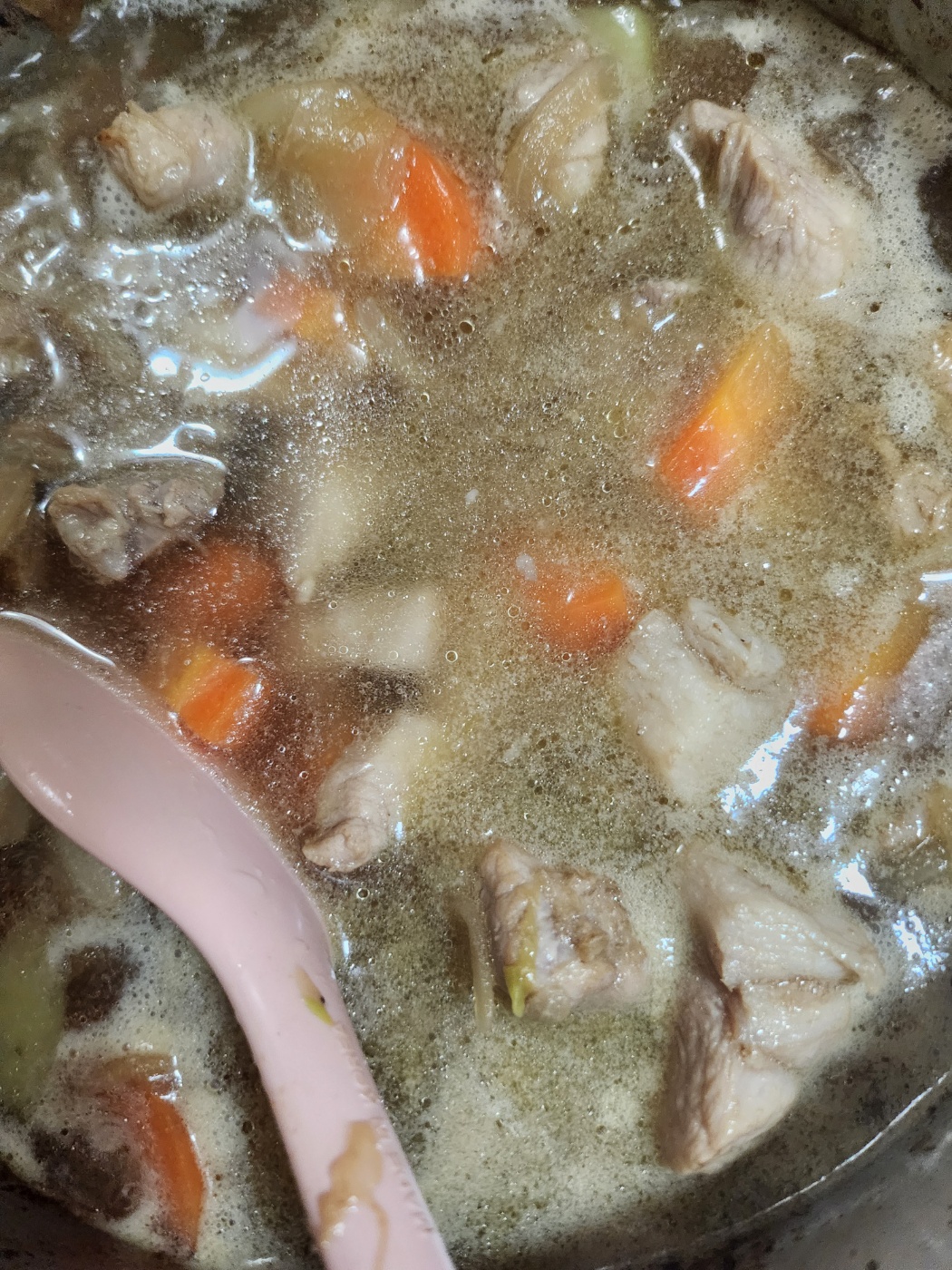 재료를-볶은-후-물을-넣음