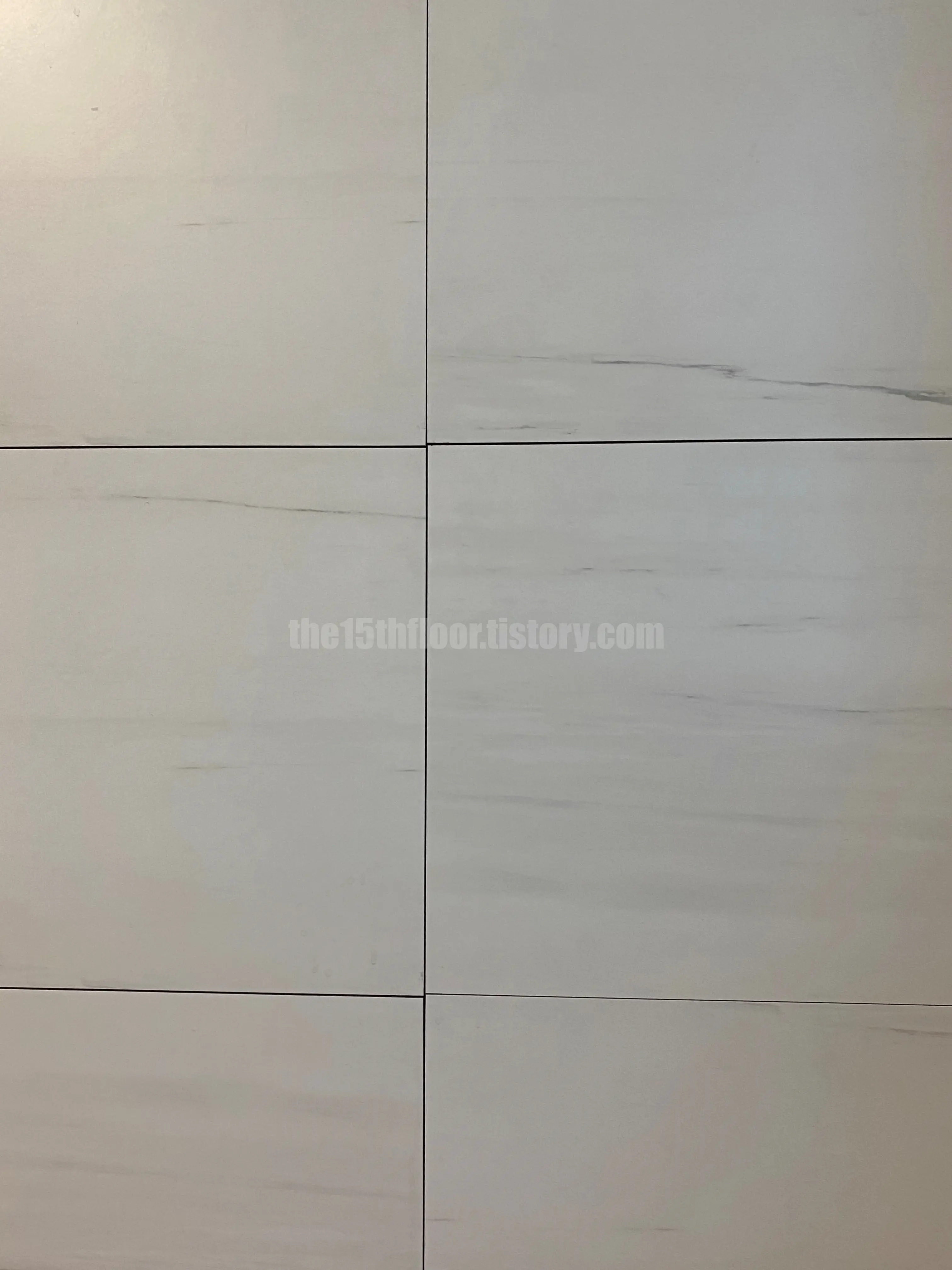 타일 하자 부분 시공 (시공 전 타일 상태)