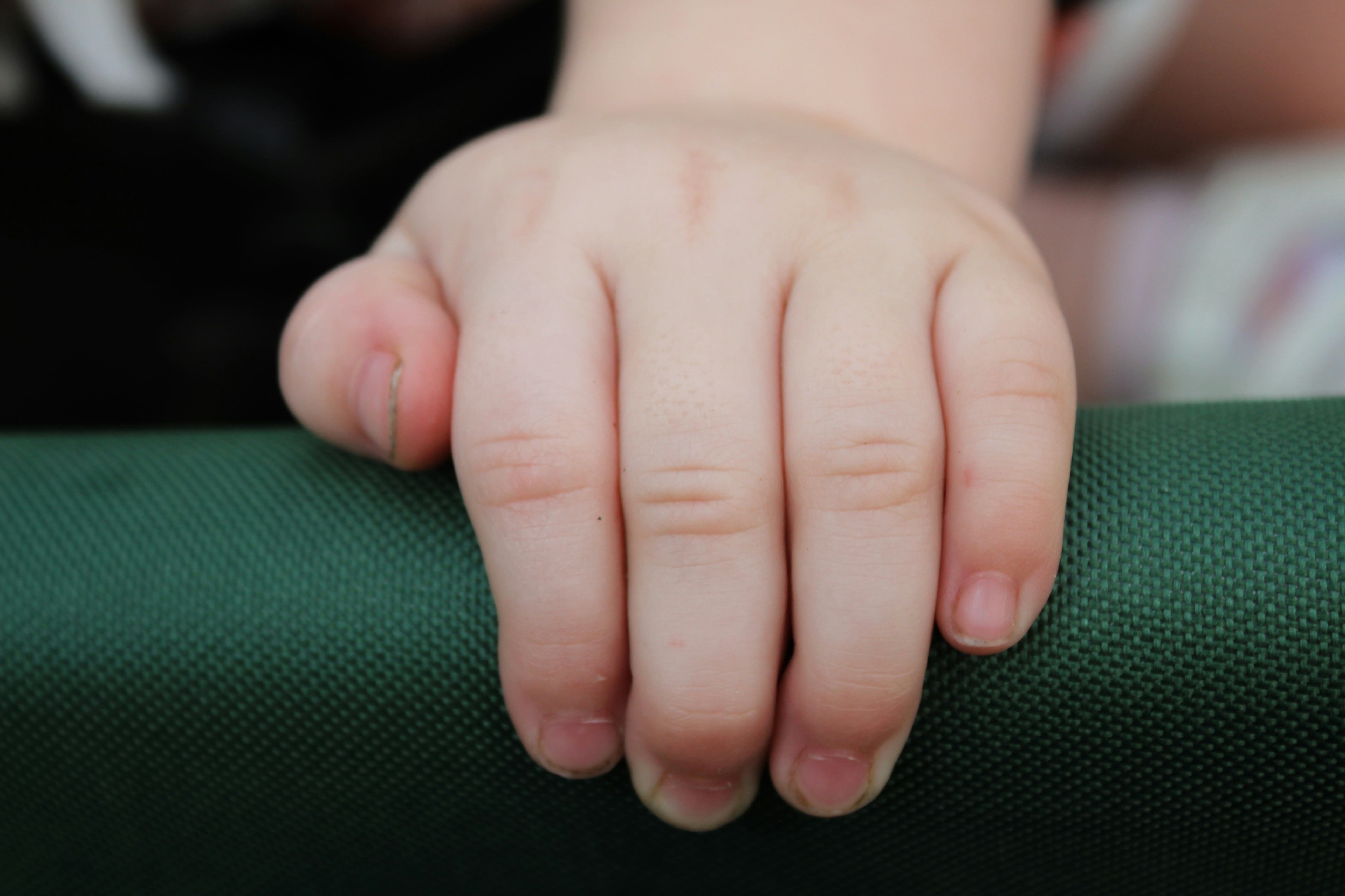 신생아 손싸개, 촉각 발달을 위한 올바른 사용법