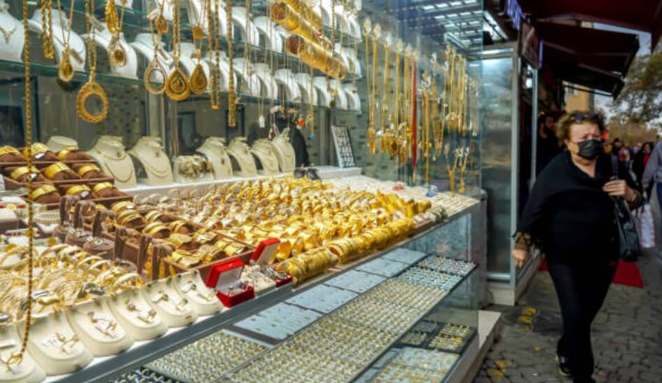 황금덩어리줍는꿈
길에서황금덩어리줍는꿈
꽃밭에서금반지줍는꿈