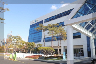 유진로봇 기업 이미지