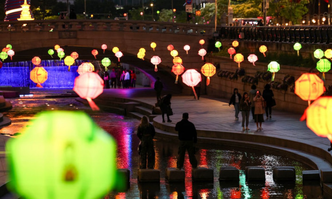 서울의 부처님 오신 날 연등 행사2