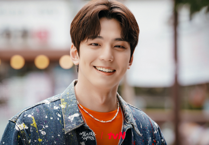 성스러운 아이돌