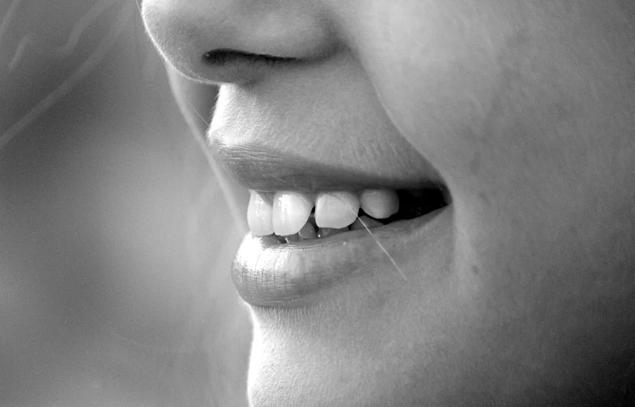 이 사진은 금연에 성공해서 웃고 있는 사진입니다