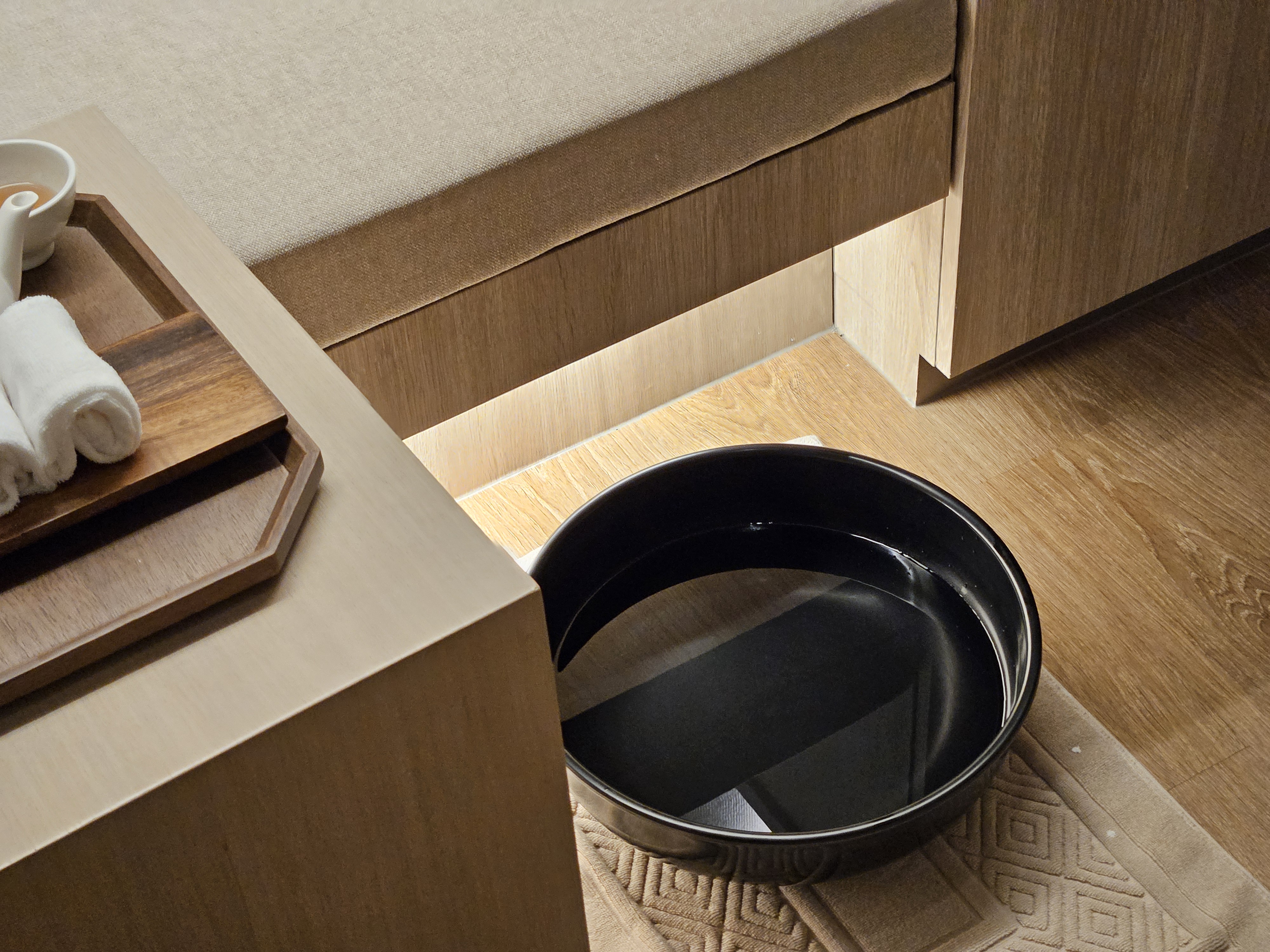 발 담그고 있을 따뜻한 물