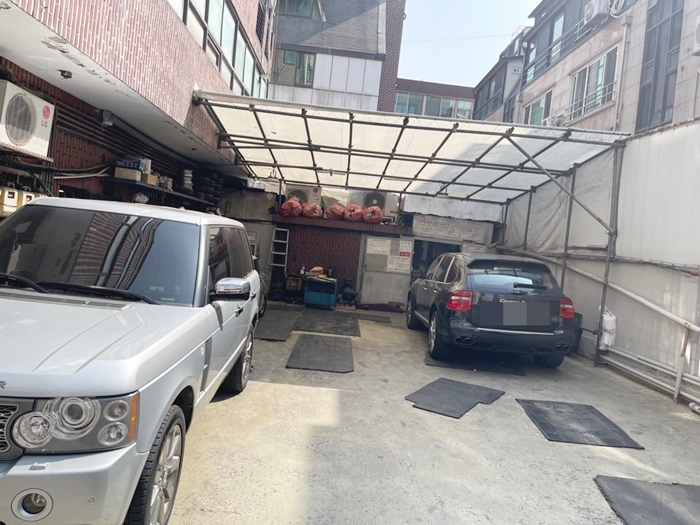 로이스자동차-주차장