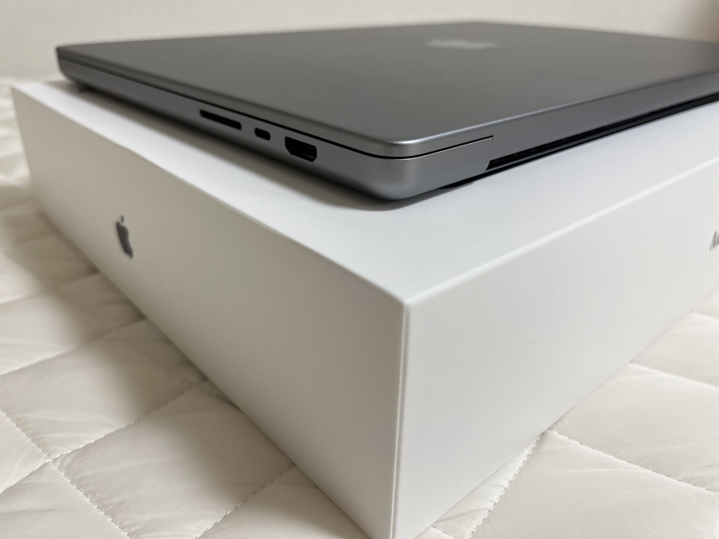 m1 pro 옆면