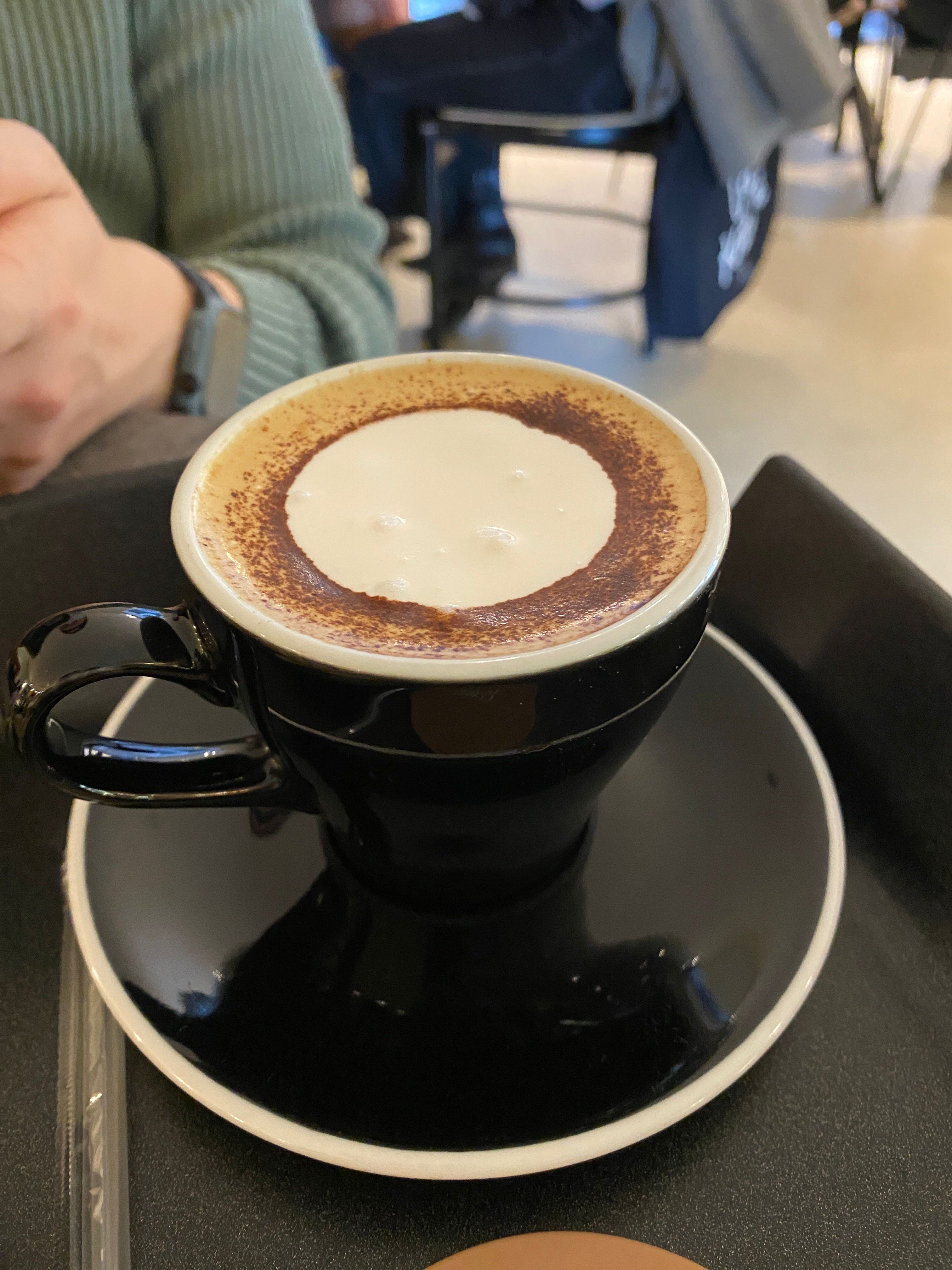 [가로수길 카페/신사 핫플 추천] 테일러커피_아직도 핫한 가로수길 카페