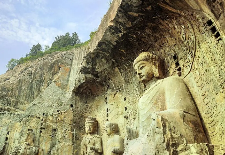 천년의 시간을 걷다 &mdash; 중국 낙양(洛阳) 용문석굴(龙门石窟) 한복 체험 여행