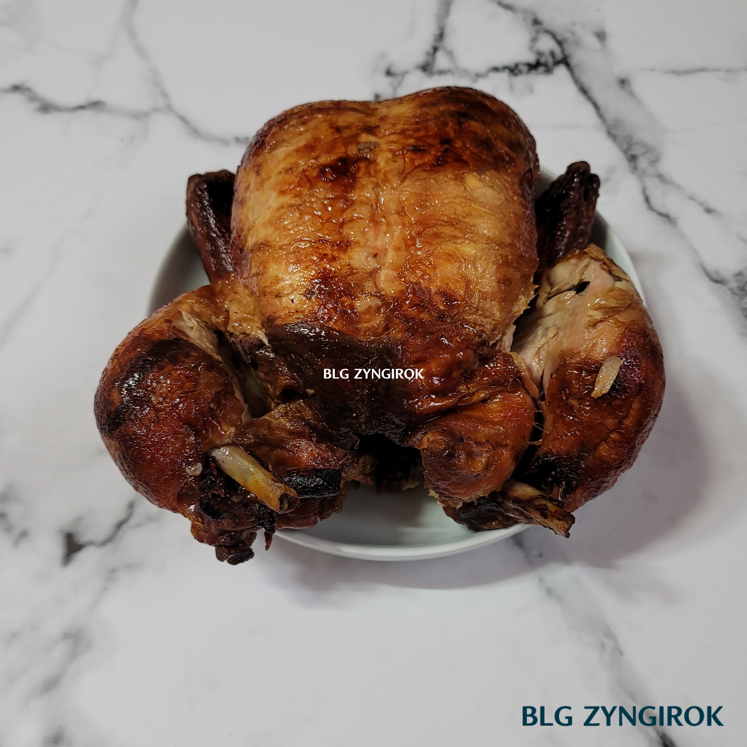 접시에-옮겨-담긴-코스트코-치킨