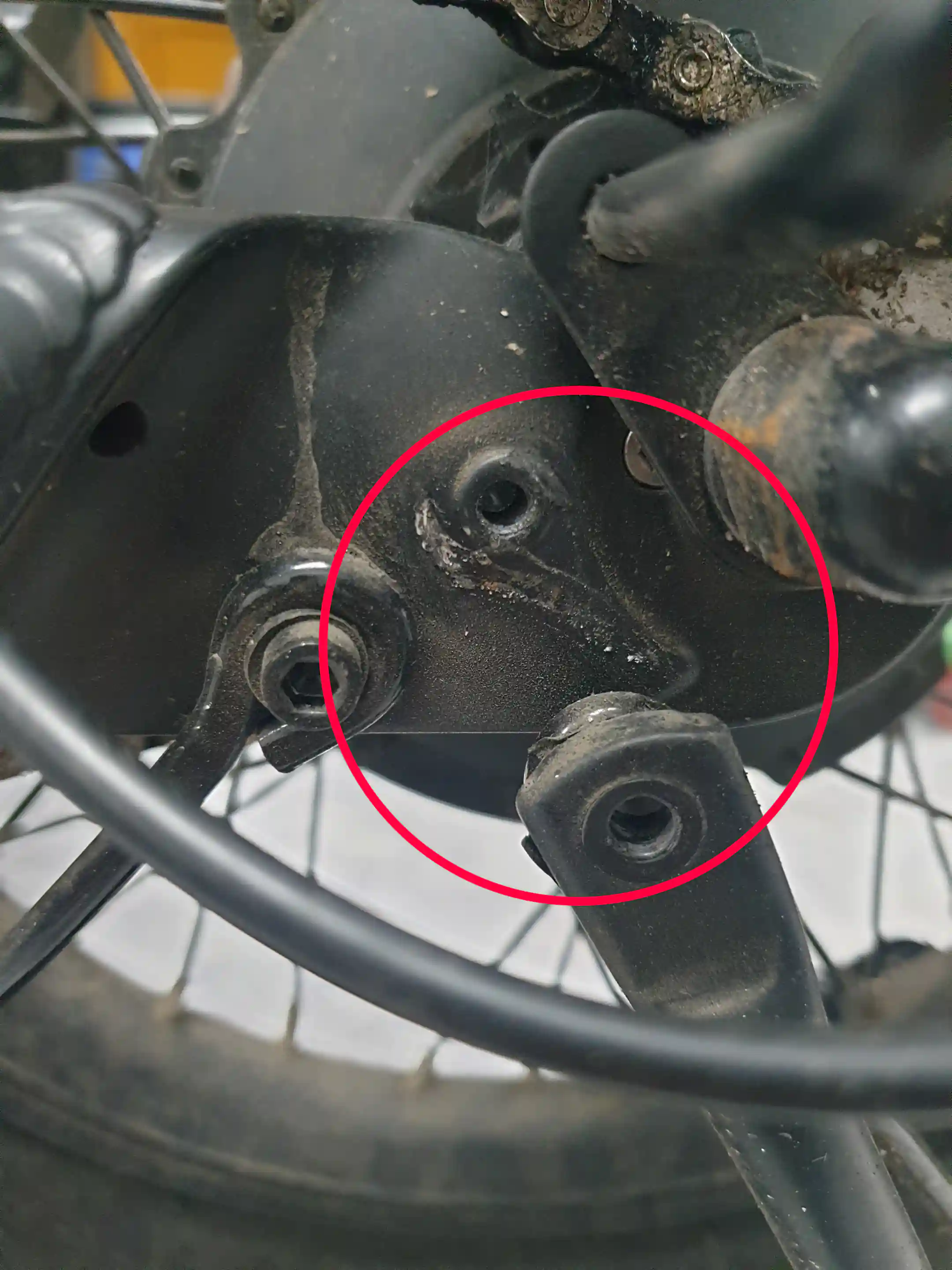 퀄리 Q3 미니 - 짐받이 볼트 분해