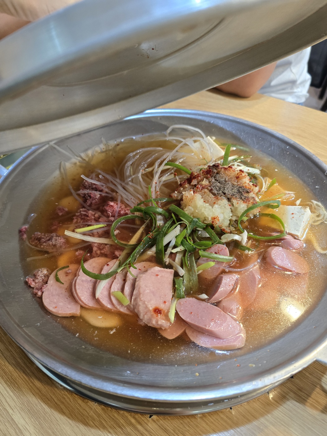 끓기전부대찌개에요