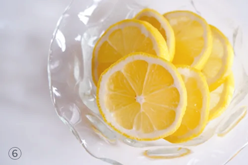 씨 제거하고 레몬 썰기