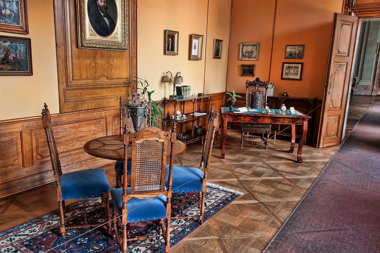 체코 예술의 숨은 보석, 크룸로프 성의 르네상스 미술과 장미 축제 체험기