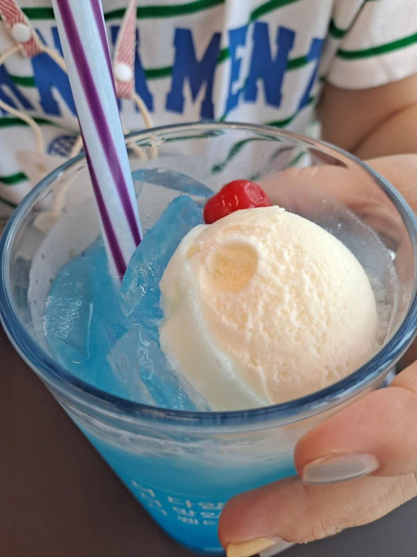 음료 맛을 보다