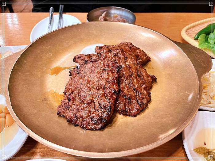 1913 광주 송정역 시장 맛집 송정리 향토 떡갈비 거리, 광주식 떡갈비, 뼈국