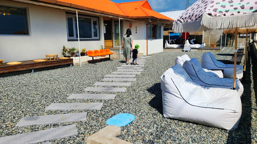 진도모도상회앞마당